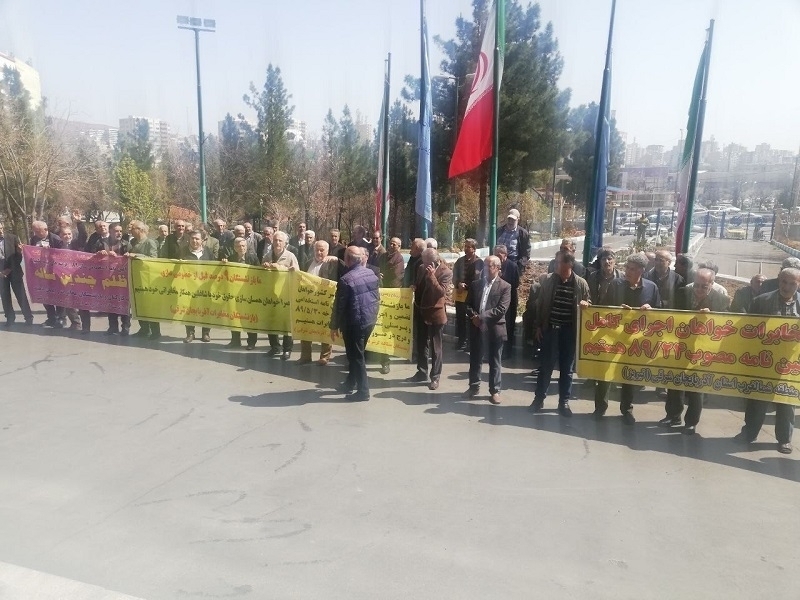 Pensioners protest in two South Azerbaijani cities