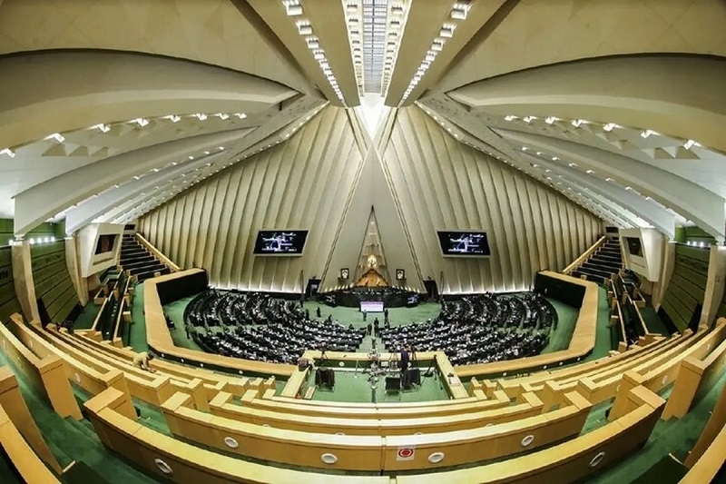 The Iranian parliament opposes teaching non-Persian languages.