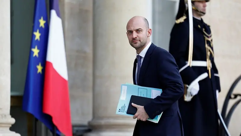 France warns sanctions could be reimposed on Iran