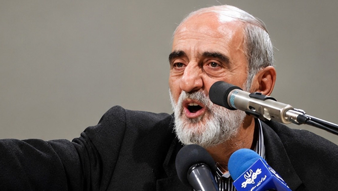همزمان با دعوت پزشکیان به دیپلماسی؛ روزنامه کیهان خواستار «خون‌خواهی» ترامپ شد