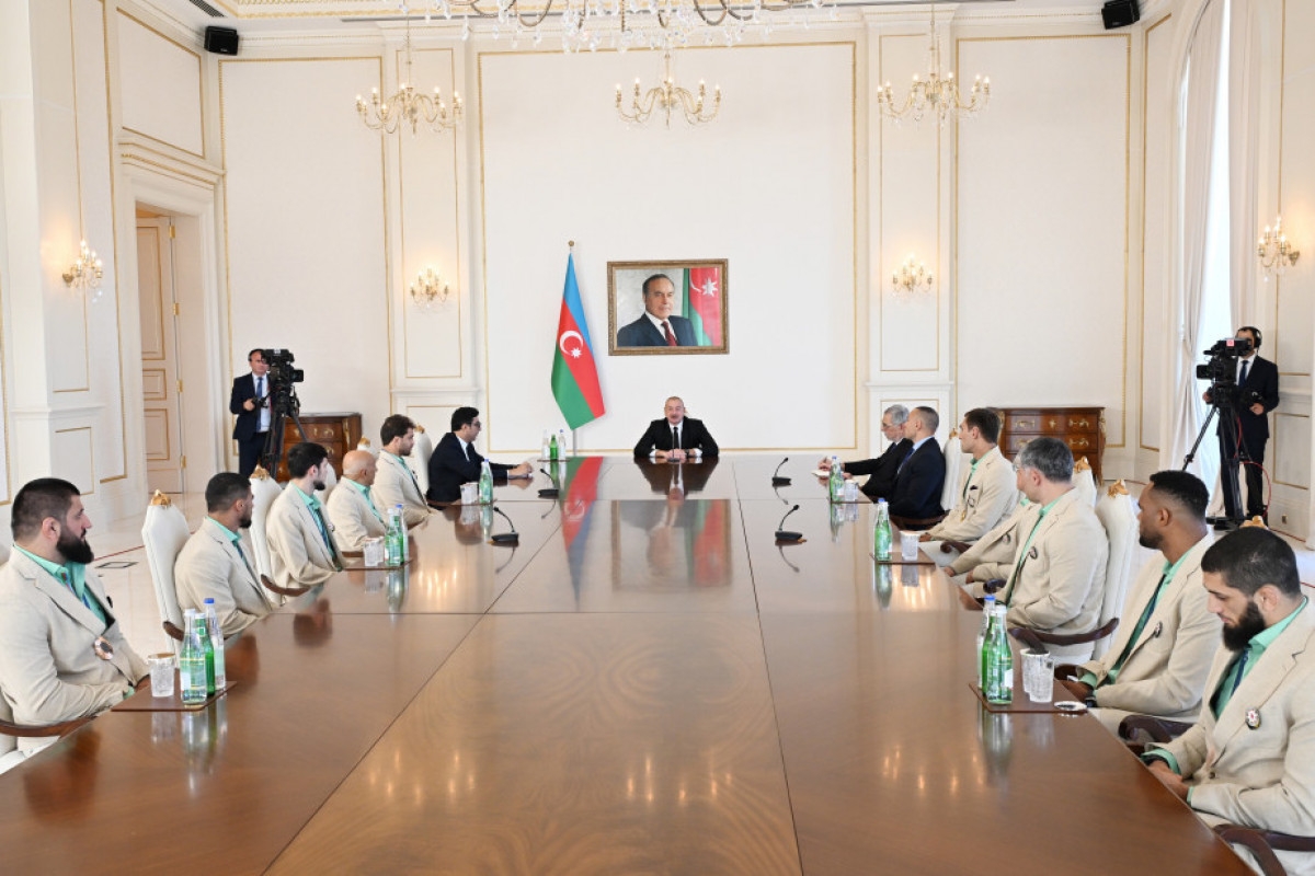 Prezident Paris Olimpiadasında medal qazanmış idmançıları və onların məşqçilərini qəbul edib
