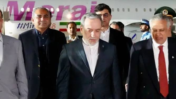 عراقچی بعد از یک روز بار دیگر به پاکستان سفر کرد