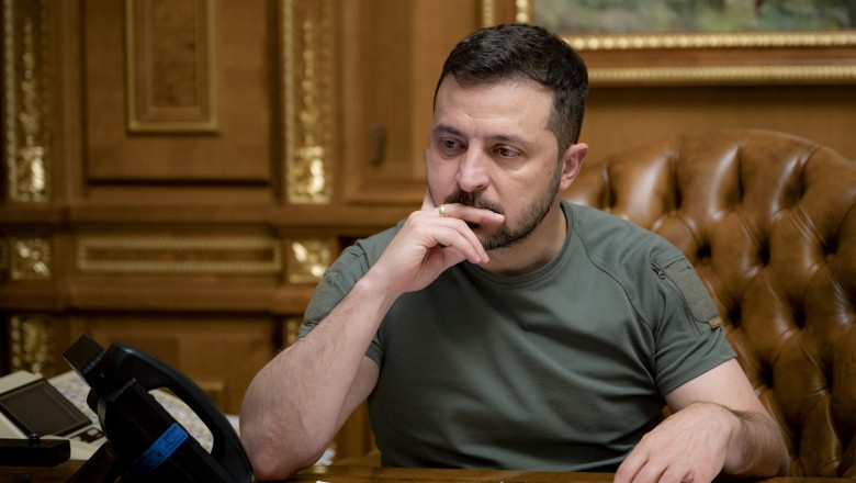 "Müharibə bitərsə, prezidentliyə ikinci dəfə namizədliyimi irəli sürməyəcəm"-Zelenski