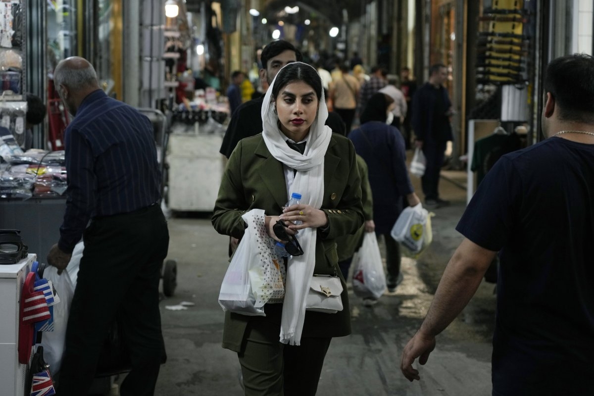 27% of Iranians survive on $2 per day