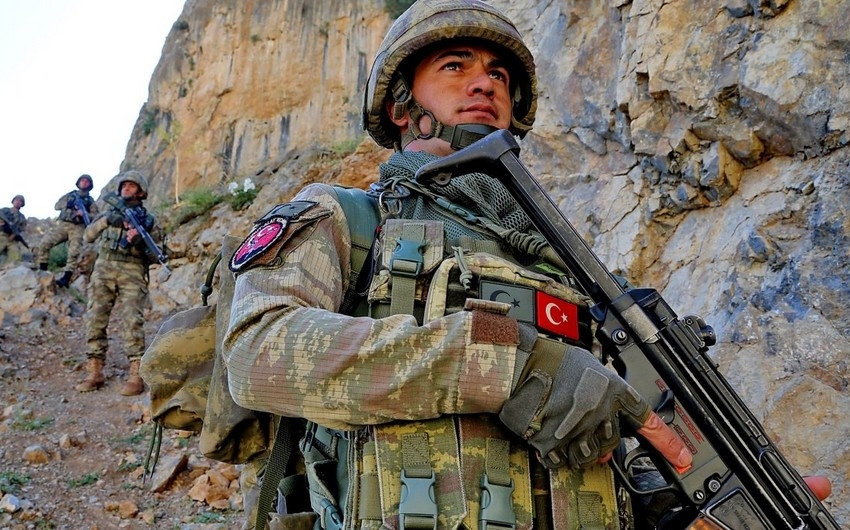 Türkiyə ordusu terrorçulara aid xeyli sayda silah-sursat ələ keçirib