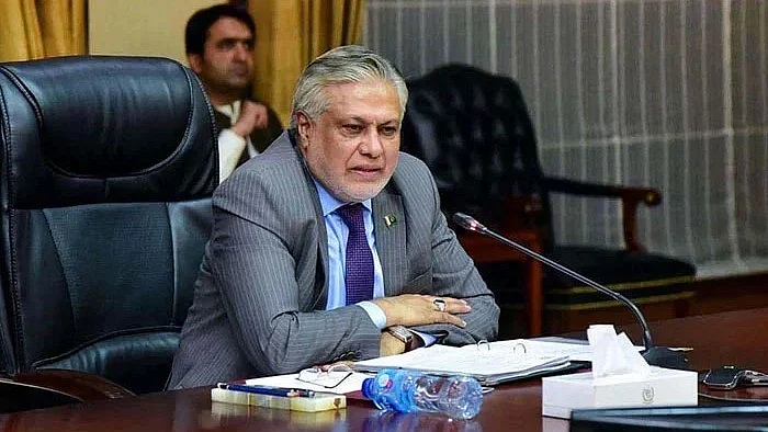 Husilər ticarət gəmisinə hücum zamanı üç pakistanlını öldürüblər – Pakistan XİN rəhbəri