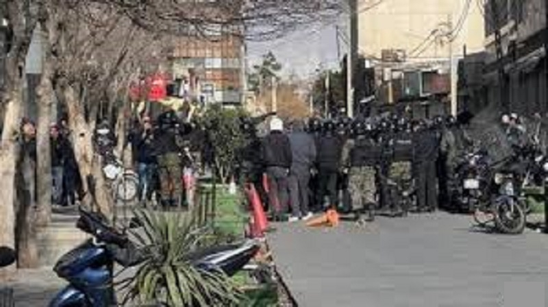 Tehran bazarında etiraz aksiyası- Güc tətbiq edilib