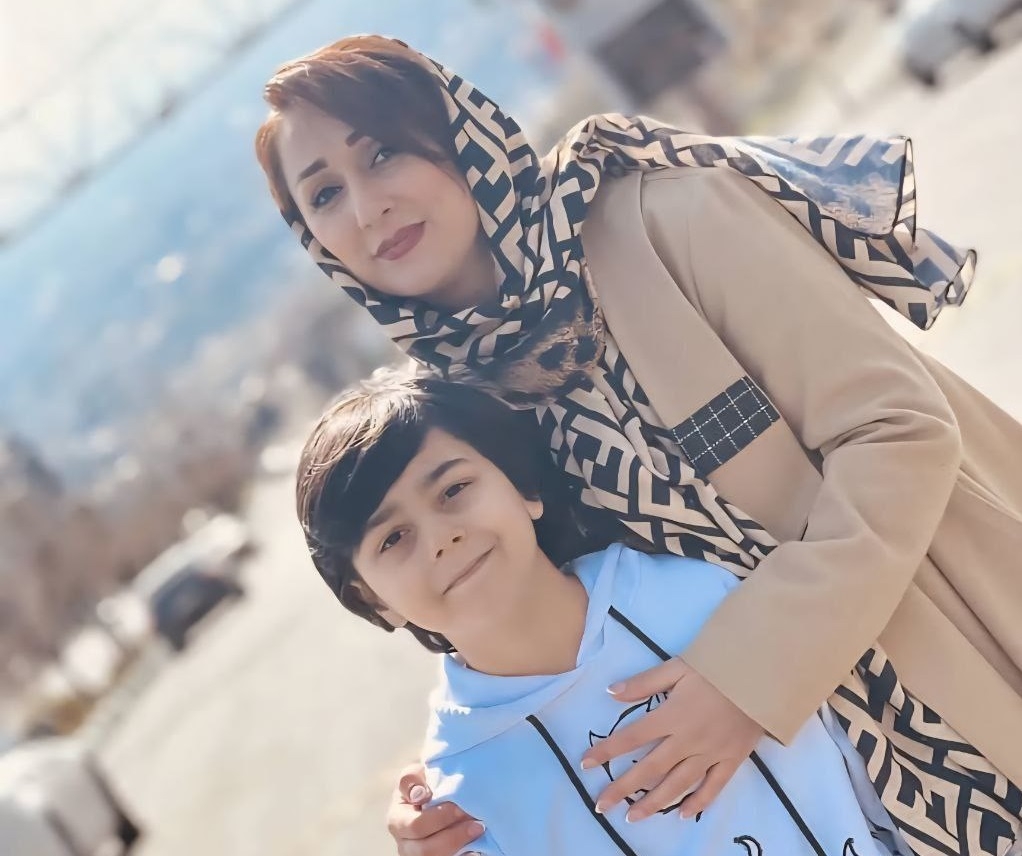 Intelligence agents raid home of Farzaneh Daniyar in Tabriz