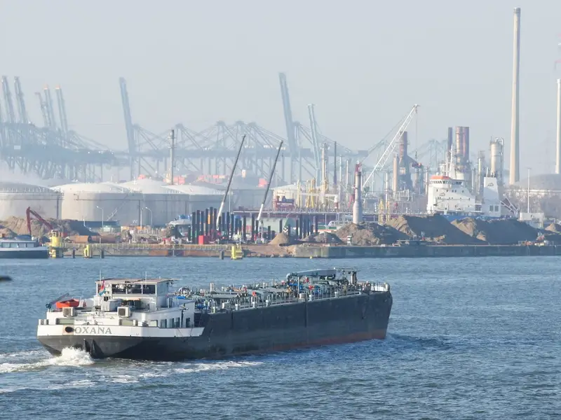 Iran arms Hezbollah using European ports