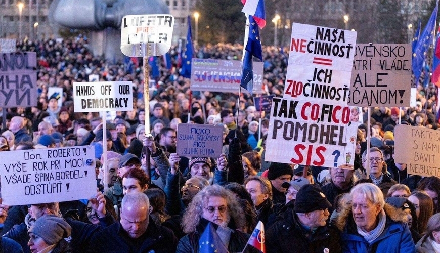 Slovakiyada etirazlar BAŞLADI