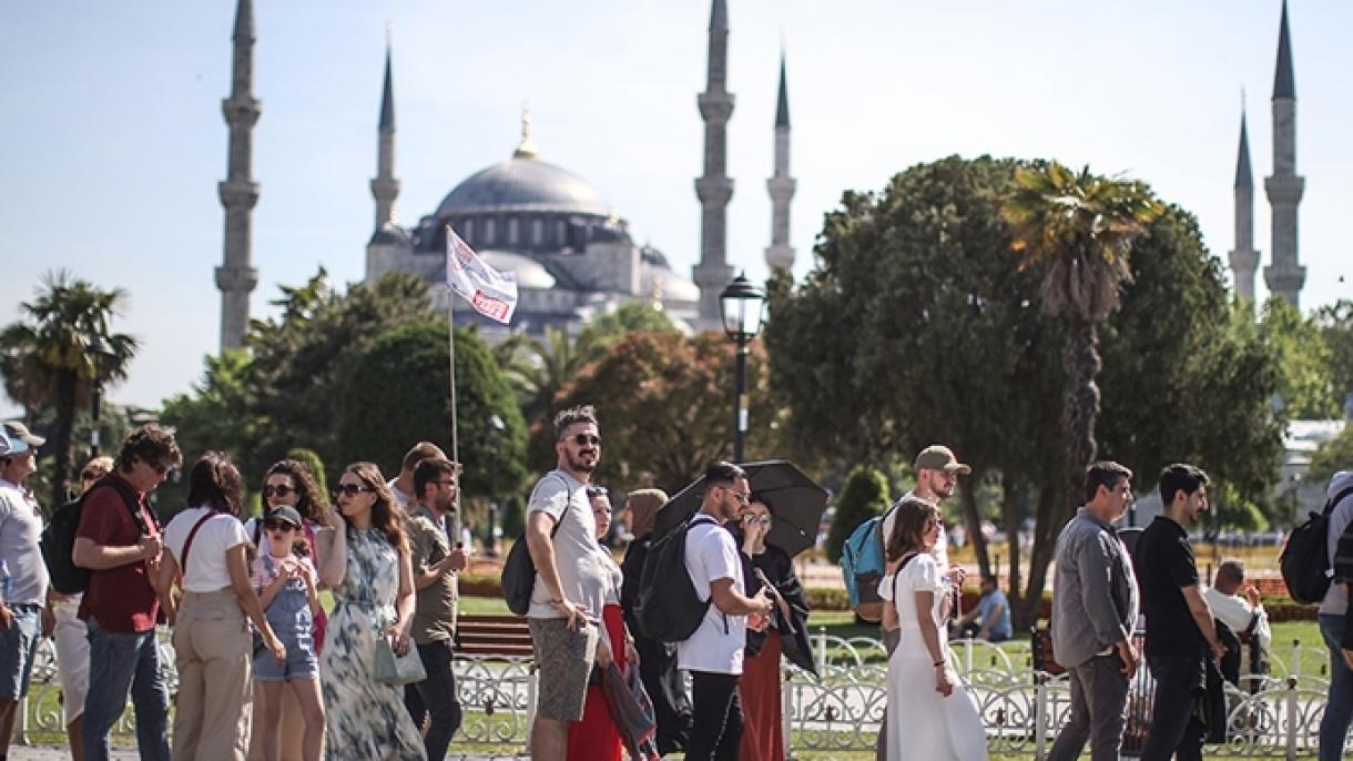 سفر 16 میلیون توریست به استانبول طی 11 ماه