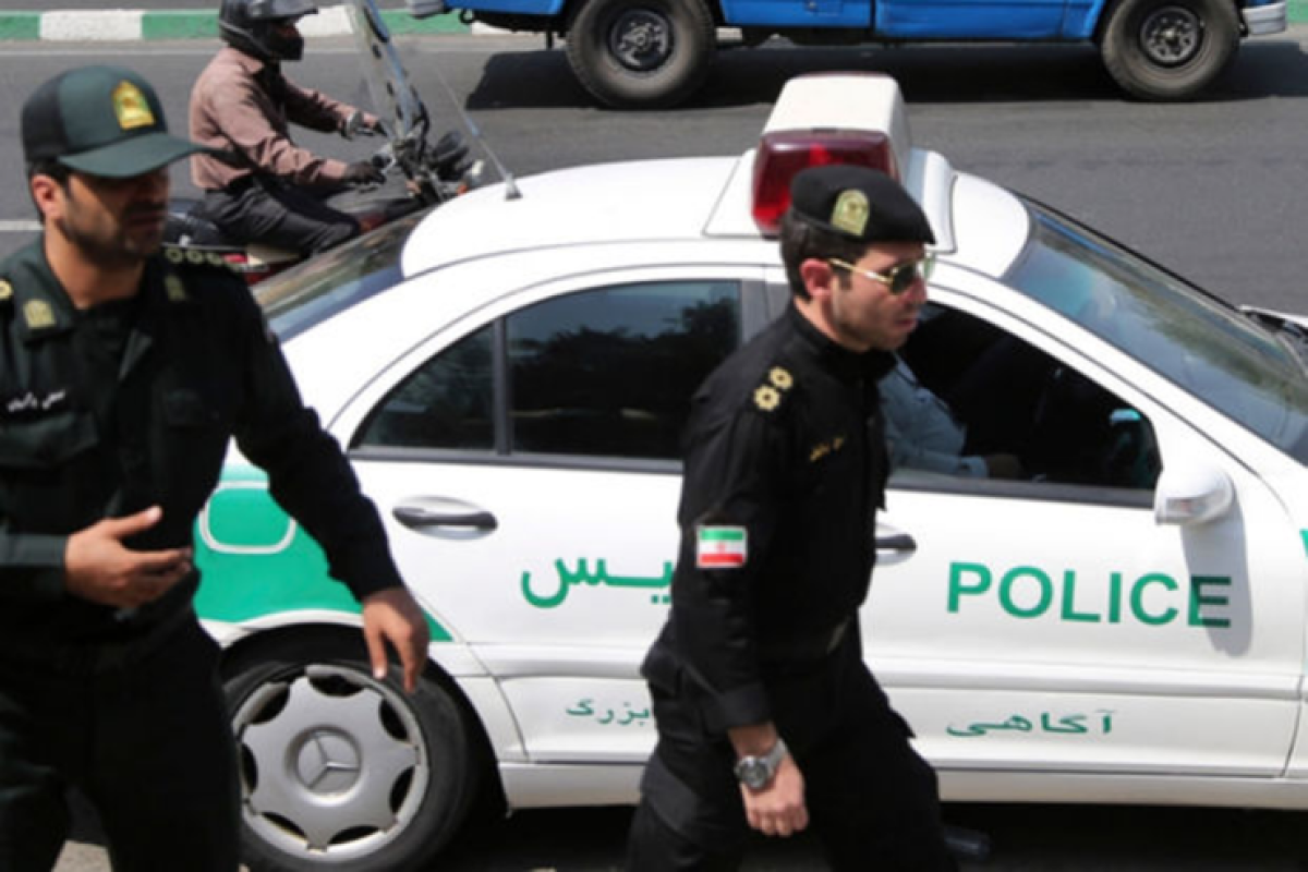 İranda polis zabiti öldürüldü