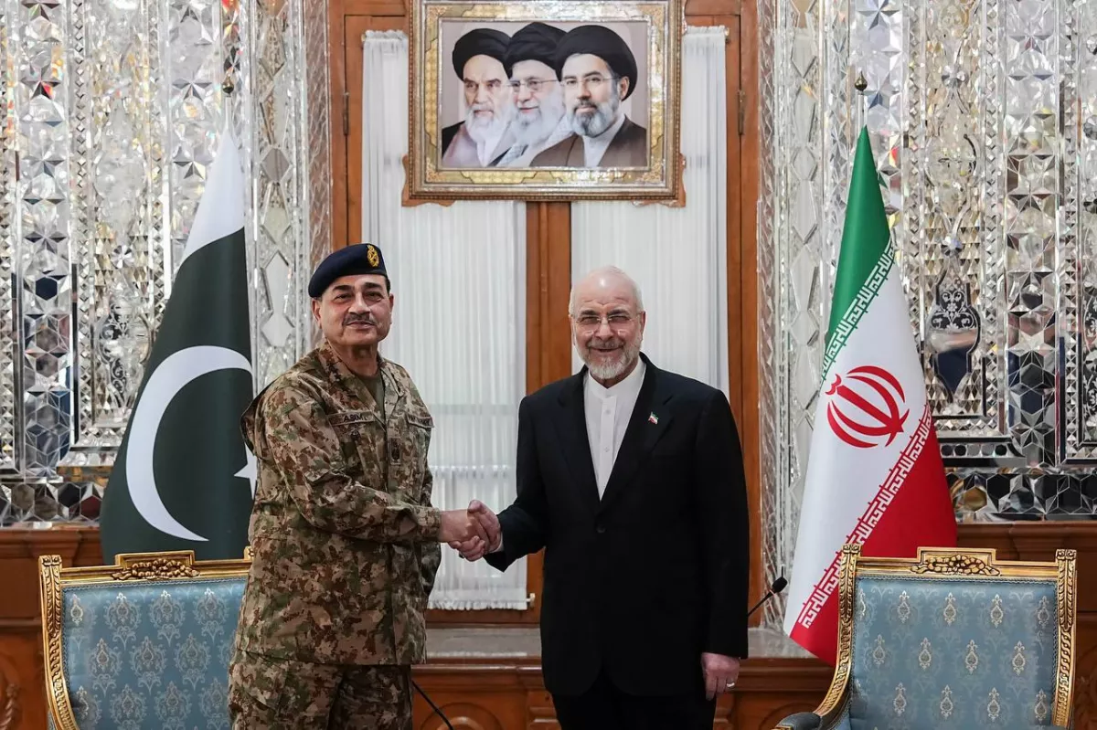Pakistan ordusunun baş qərargah rəisi Tehran’da Qalibaf və Pezeşkian ilə görüşüb