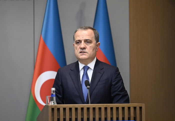 Ceyhun Bayramov Türkmənistana işgüzar səfərə gedib