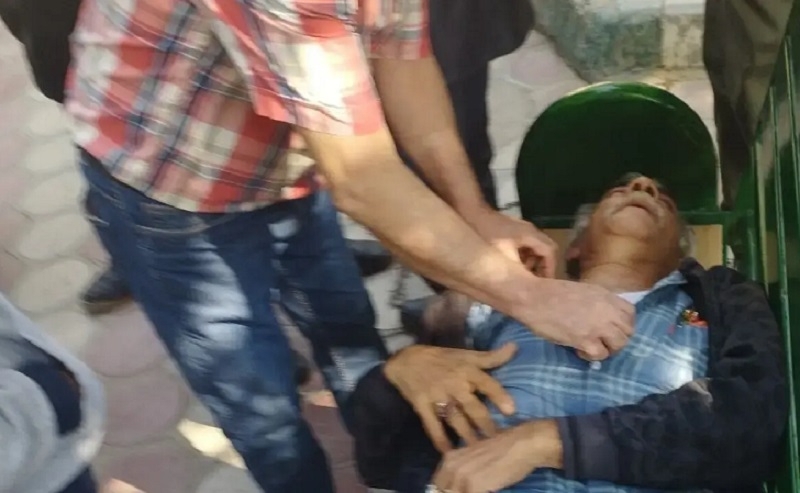 Protesters were beaten in front of Pezeshkian's office