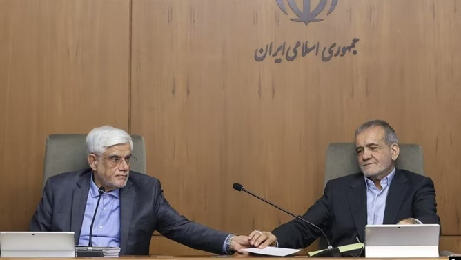 عارف: گرانی آزاردهنده است؛ باید آماده بدترین سناریوها باشیم