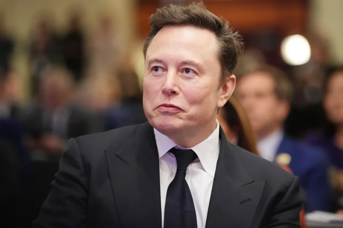 Mask 500 milyard dollar sərvəti olan ilk şəxs olub