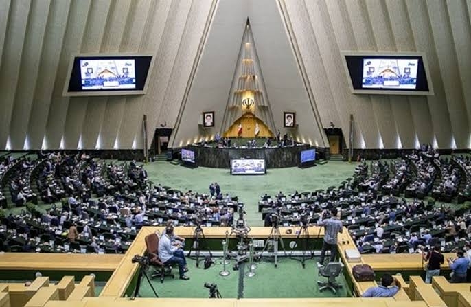مجلس ایران با تعطیلی شنبه‌ها موافقت کرد