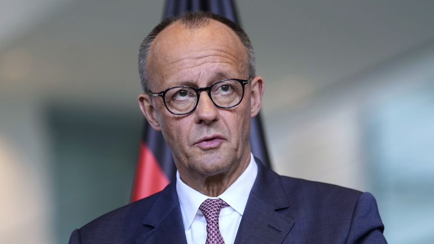 Merz: İran Hörmüz boğazını məhdudiyyətsiz açmalıdır