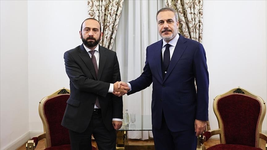 گفت‌وگوی تلفنی وزرای خارجه ترکیه و ارمنستان