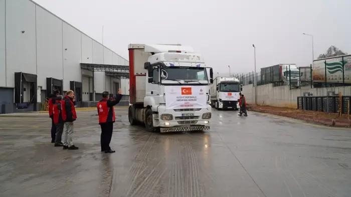 Türkiyənin Suriya üçün göndərəcəyi 75 min ərzaq bağlamasının ilk partiyası yola salınıb