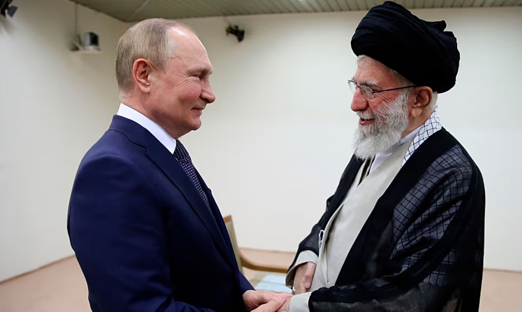 انتقال محرمانه ۲.۵میلیارد دلار پول نقد از روسیه به ایران؛ تلگراف: مسکو به بقای جمهوری اسلامی کمک کرد