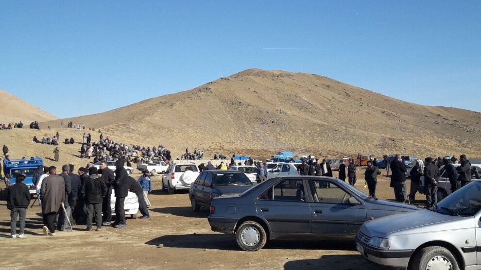مسئولان حکومتی از آزاد کردن اتومبیل‌های روستاییان معترض قره‌قشلاق‌ سلماس جلوگیری می‌کنند