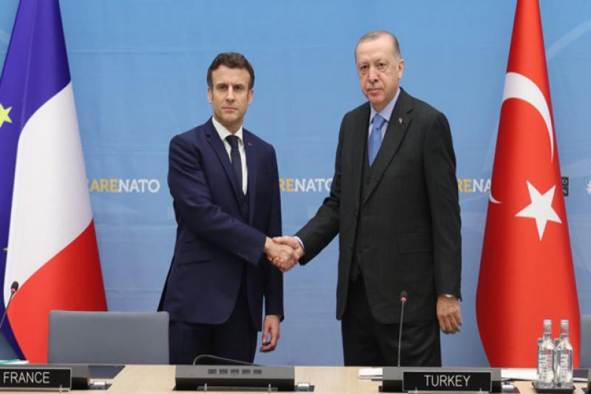 Ərdoğan Makronla Cənubi Qafqazı müzakirə edib
