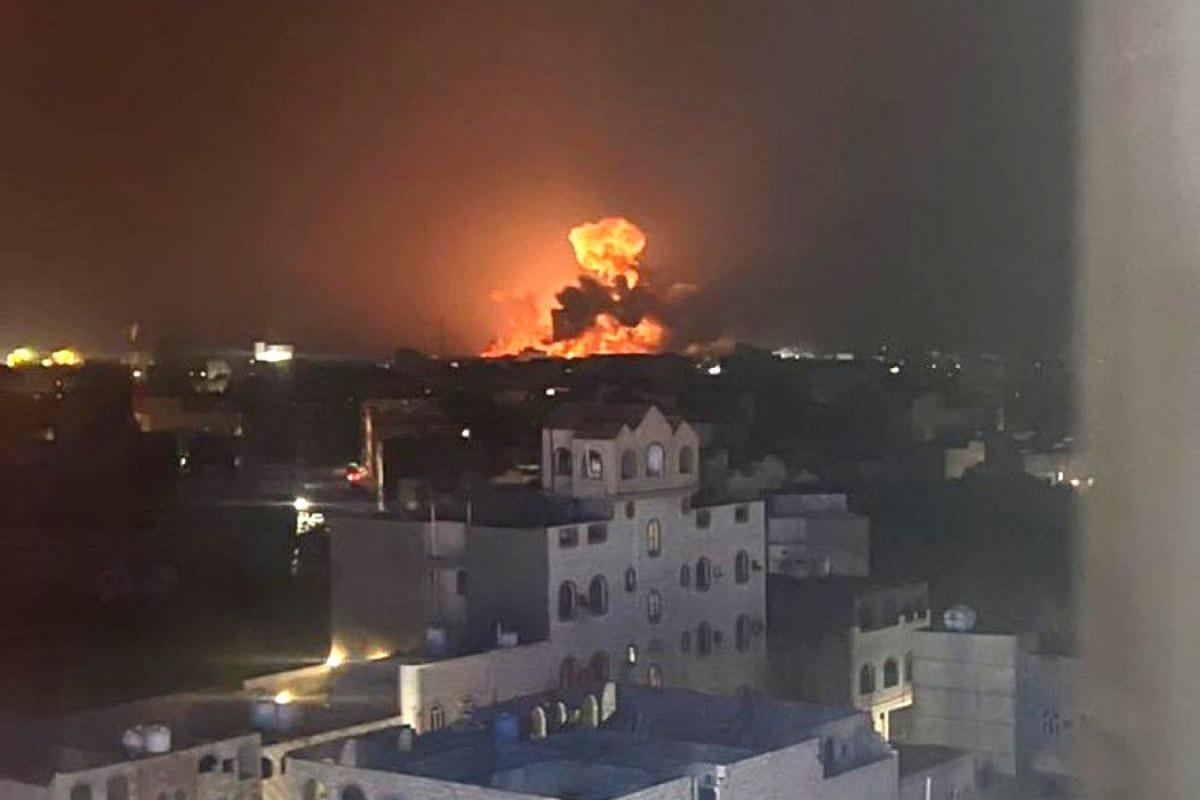 US launches wave of air strikes on Yemen's Houthis