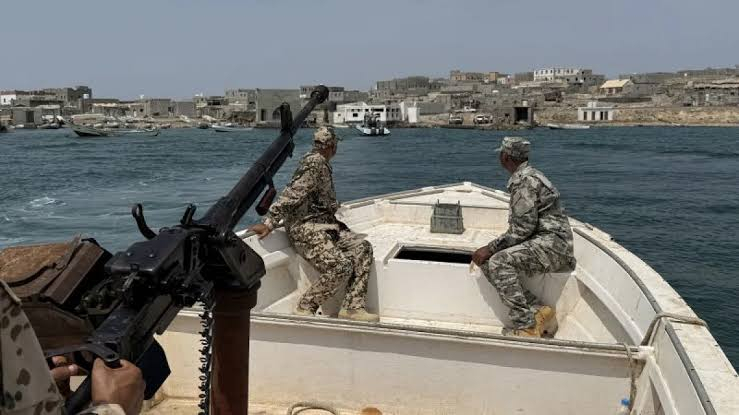 Husilər Bab-əl Məndəbdə strateji adanı ələ keçirdi