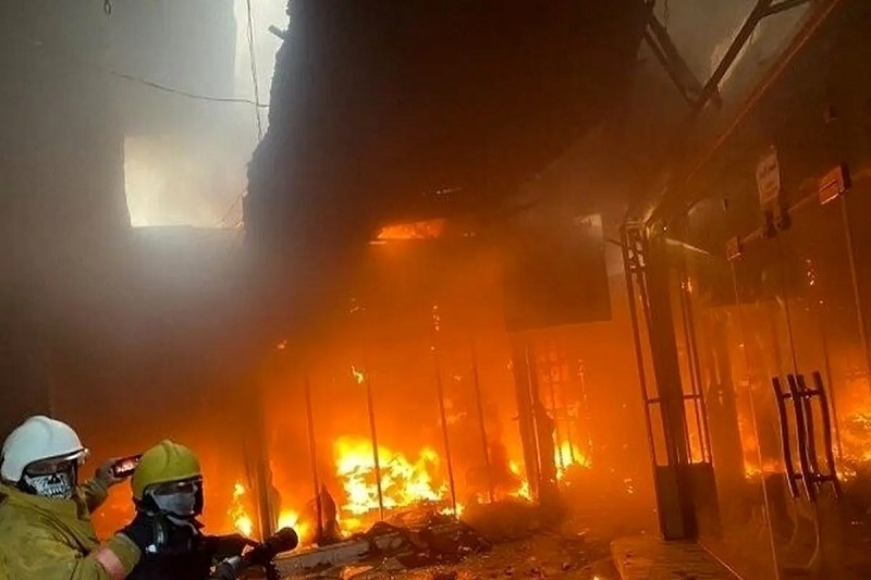 A fire broke out at an Iranian oil refinery