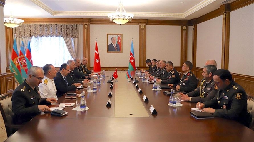 دیدار رئیس ستاد کل ارتش ترکیه و وزیر دفاع آذربایجان