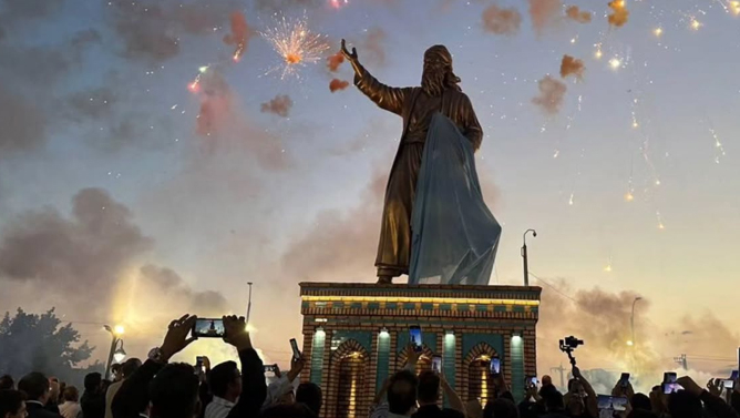 رونمایی از تندیس شمس تبریزی در خوی