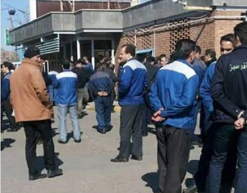 Təbrizli işçilər etiraz aksiyası çekirdilər