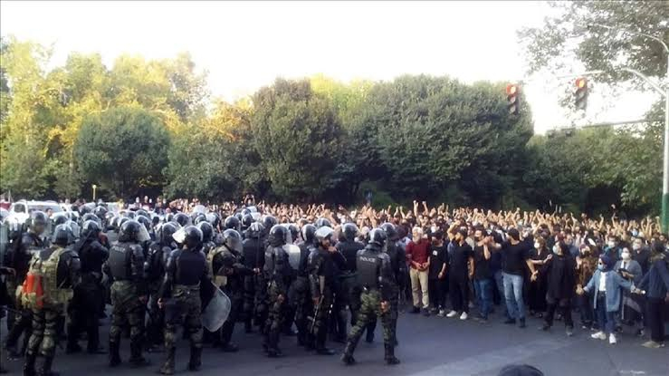 رئیس دانشگاه تهران: شرکت‌کنندگان در اعتراضات معترض بودند نه «تروریست»