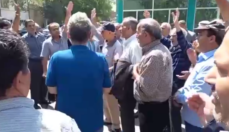 تجمع اعتراضی بازنشستگان در تبریز،اورمیه و اردبیل؛ «غلامرضا اصغری آزاد باید گردد»