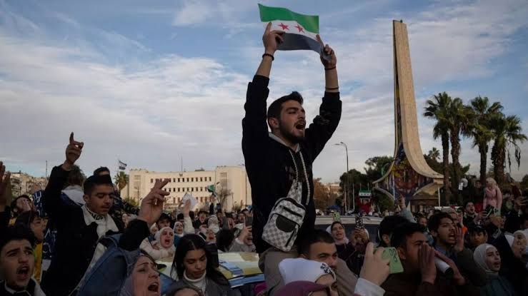 Suriya Milli Koalisiyası: Xaməneyi Suriyandan əlini çəksin