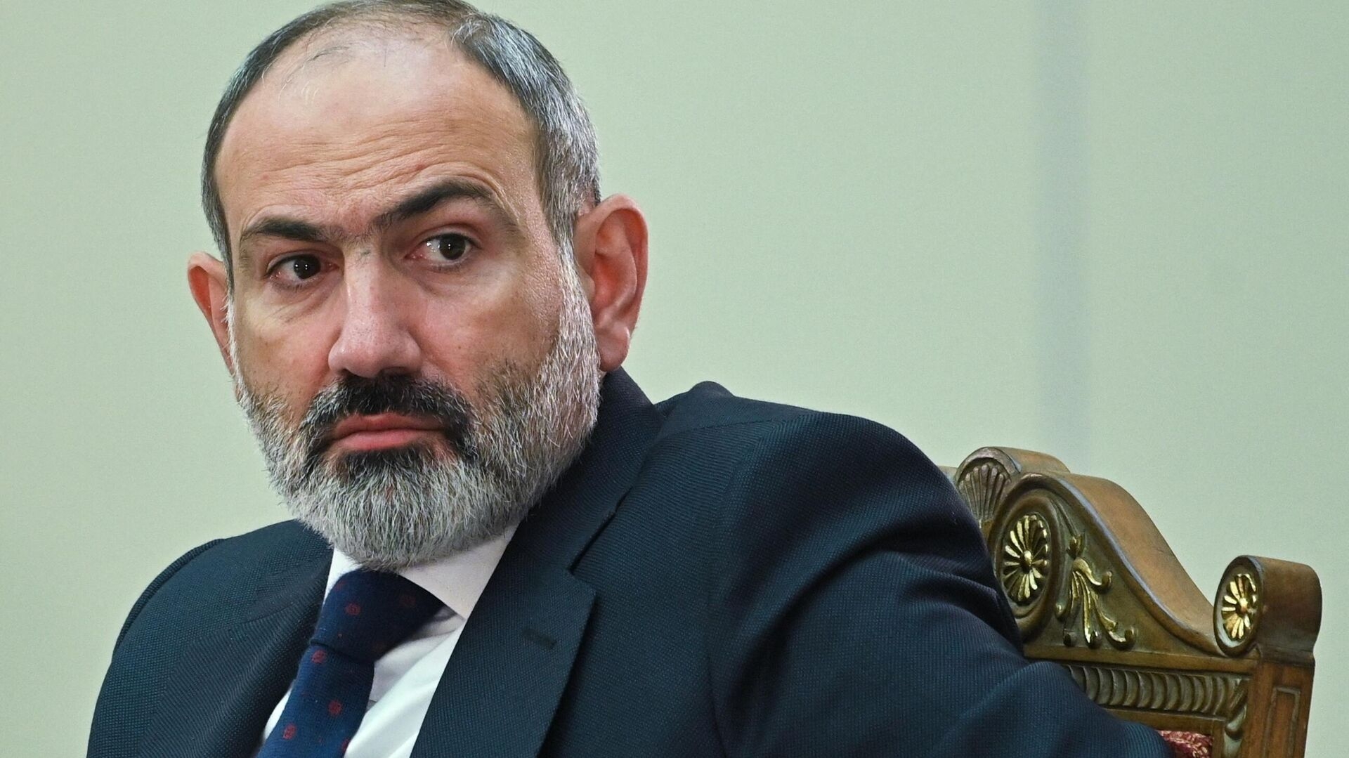 Nikol Paşinyan dövlətə xəyanət maddəsi ilə başlanmış cinayət işi üzrə dindirilib