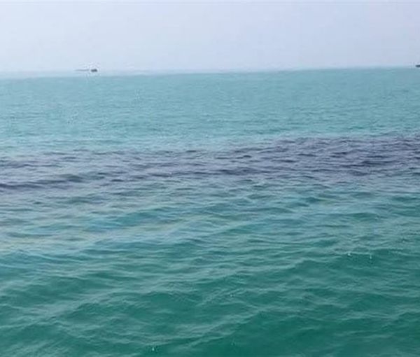 İranın neft borusu Körfəzi çirkləndirib