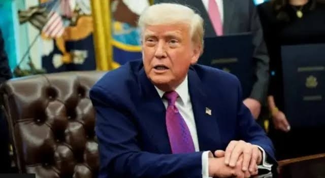 Trump holds secret meeting with foreign policy team on Iran