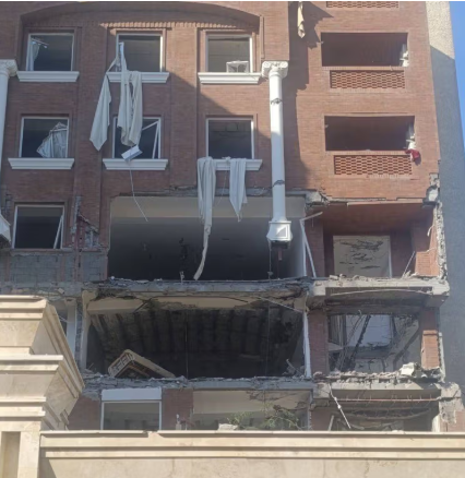 Sakin: Bəndər Abbasdakı partlayan binada qaz xətti olmayıb - VİDEO
