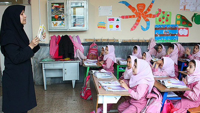 Səhənddə dövlət məktəbi çatışmazlığı; siniflərdə 50 şagird