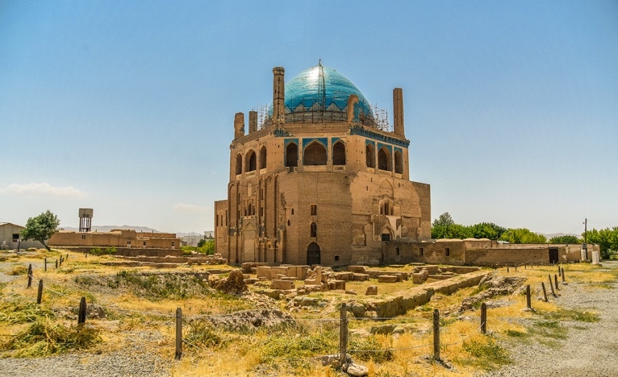 کاشی‌های گنبد سلطانیه درحال تخریب هستند