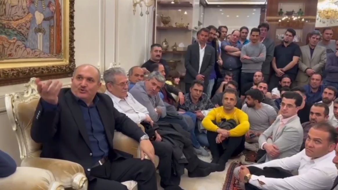عباس لسانی در جمع فعالین ملی: نویسندگان نسخه برای جامعه‌ای که هیچ شناختی از شرایط اجتماعی، سیاسی و روانشناختی آن‌ندارند، با بی تفاوتی همان جامعه تنبیه و نقره داغ می‌شوند