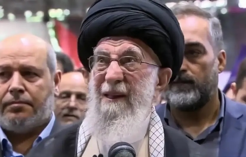 وال‌استریت‌ژورنال درباره جنگ ۱۲ روزه: ترس تهران را فرا گرفته و خامنه‌ای جداافتاده شده است