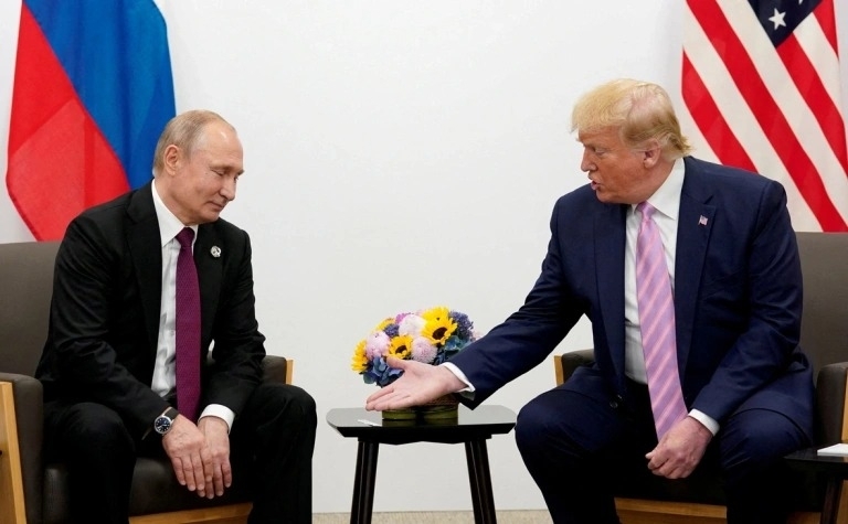 Trampdan Putinə ilk XƏBƏRDARLIQ