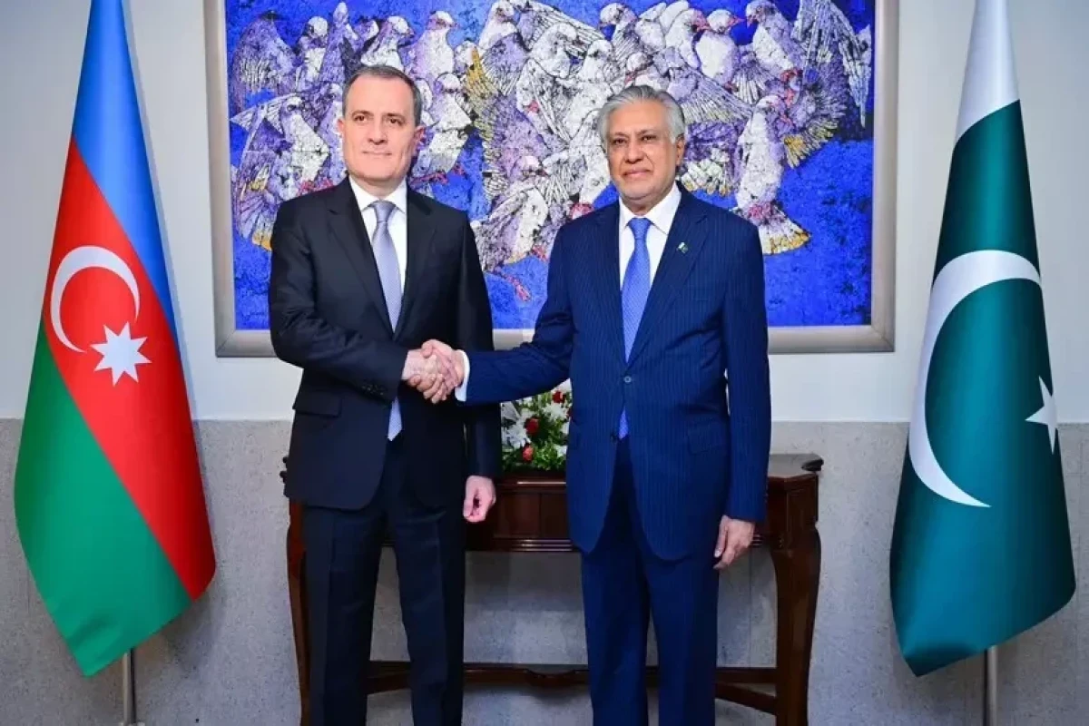 پاکستان و آذربایجان روابط خود در زمینه‌های تجاری و دفاعی را گسترش خواهند داد