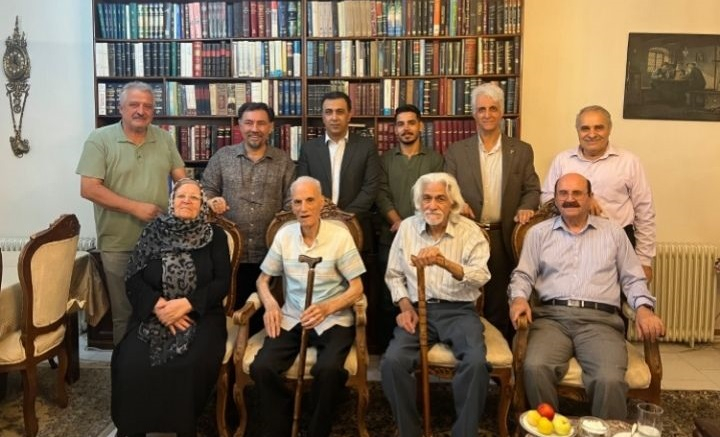 دیدار جمعی از فعالان آذربایجانی با استاد یوسف فرزانه از پیشگامان انتشار کتاب به زبان ترکی آذربایجانی
