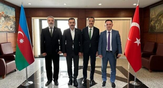 Vüqar Oruc və Yaşar Bahçeci Türkiyənin Azərbaycandakı səfiri ilə görüşüb