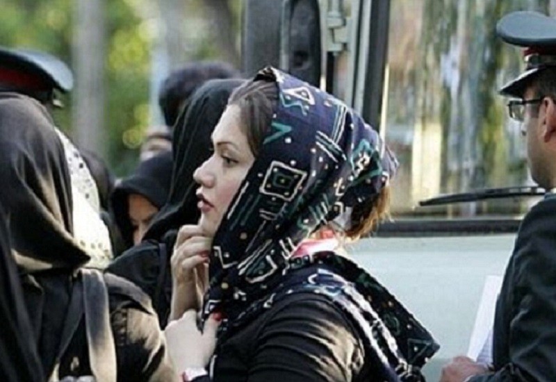 İran Daxili İşlər Nazirliyi hicabsızları hədələdi